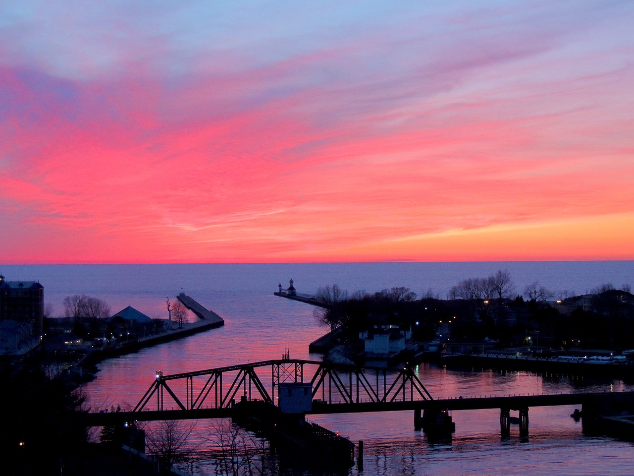 lake michigan, sunset, sky-108705.jpg